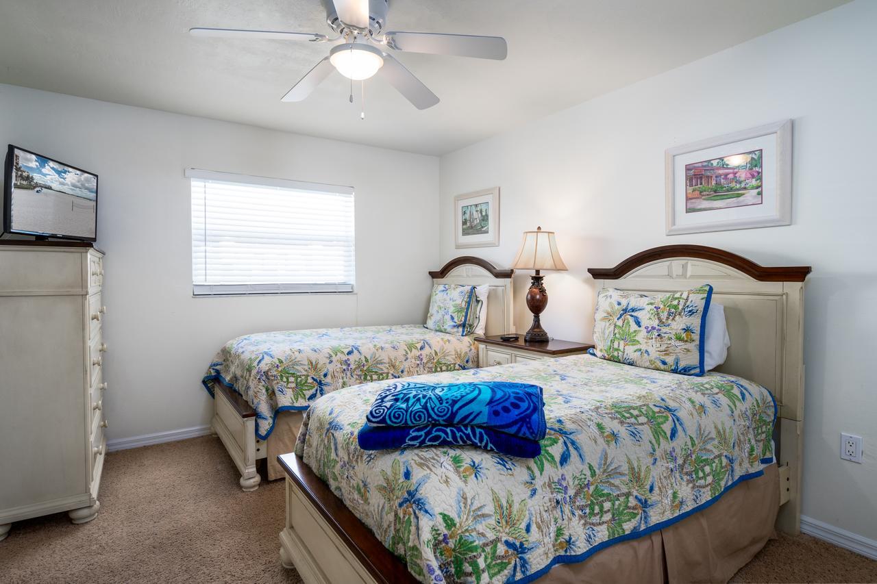 Gulf Breeze Condos Fort Myers Beach Extérieur photo