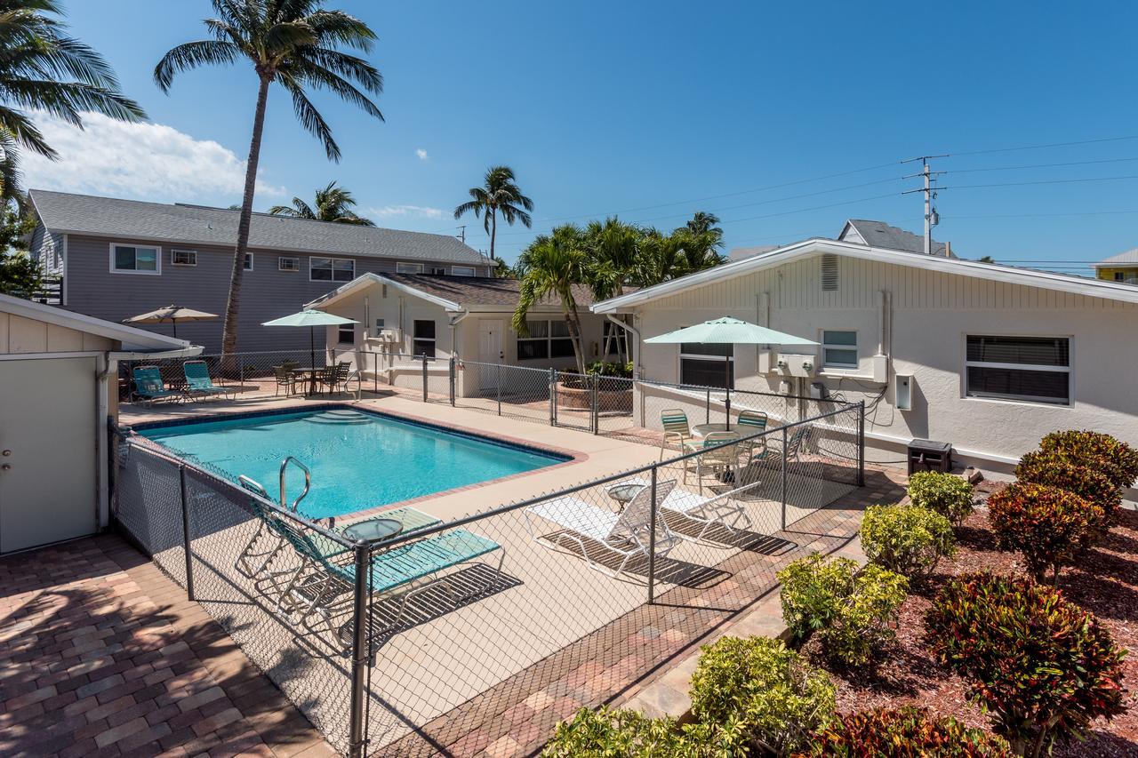 Gulf Breeze Condos Fort Myers Beach Extérieur photo